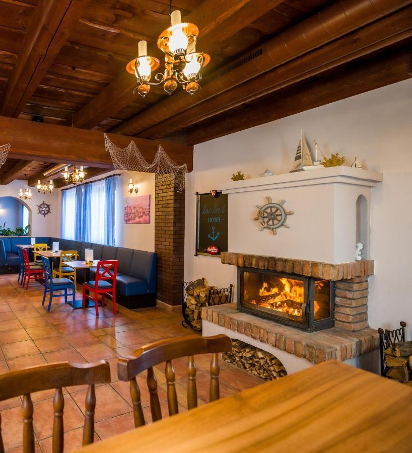 Hotel La Port à Znojmo Extérieur photo