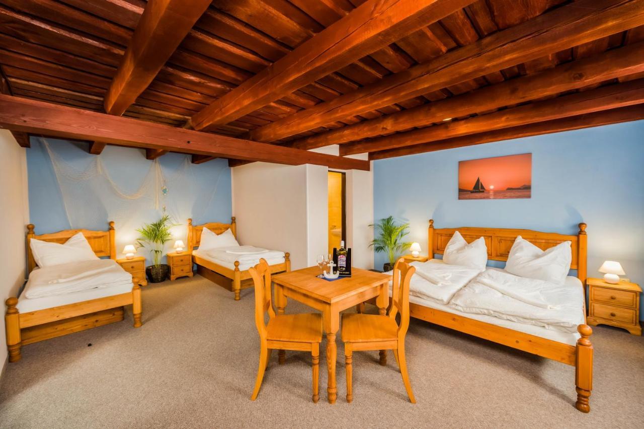 Hotel La Port à Znojmo Extérieur photo