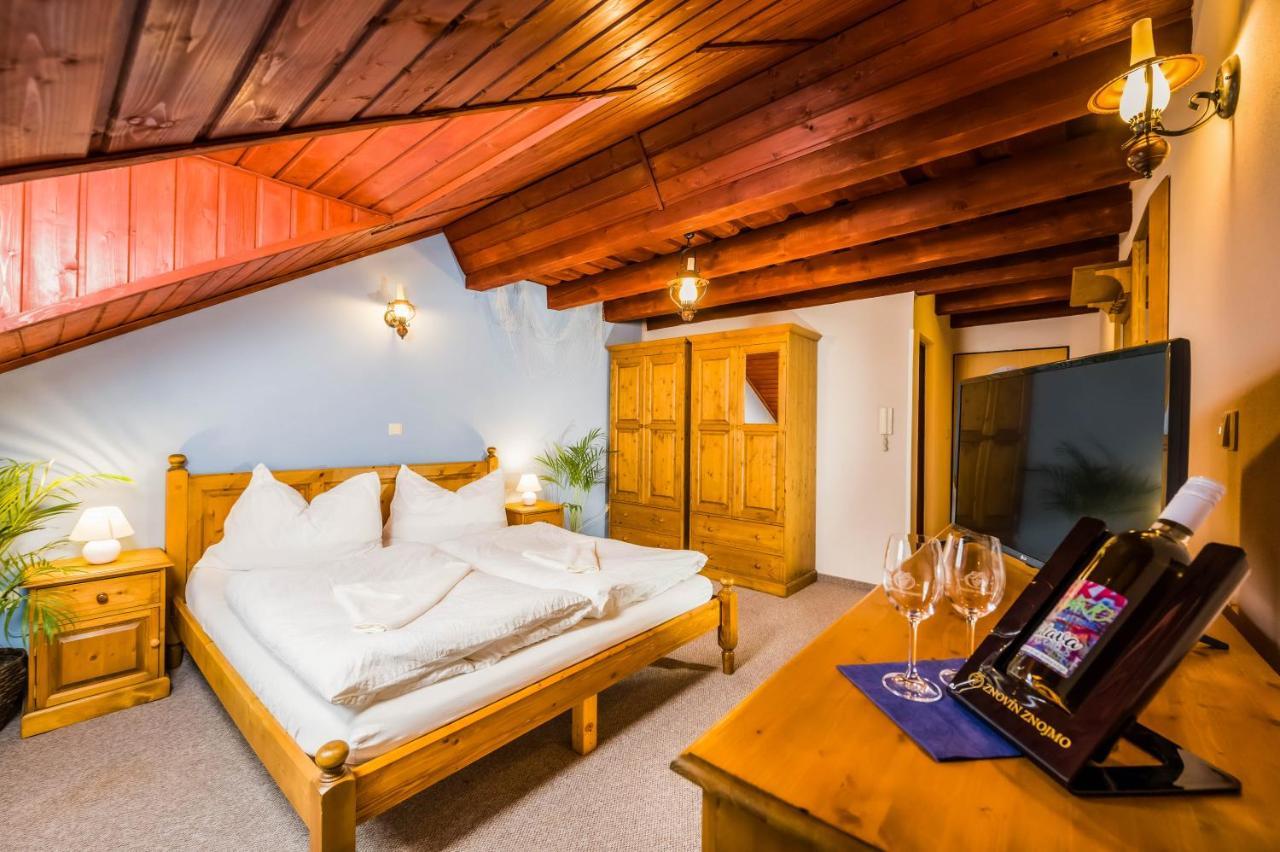 Hotel La Port à Znojmo Extérieur photo